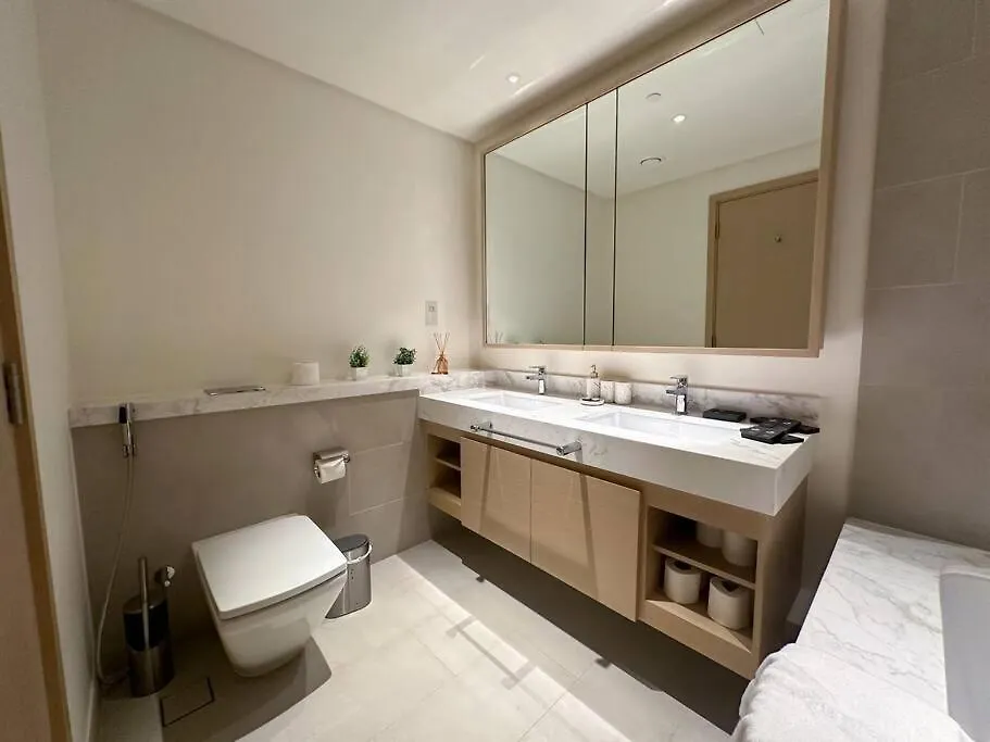 Beautiful 3Br With Canal View Dubai